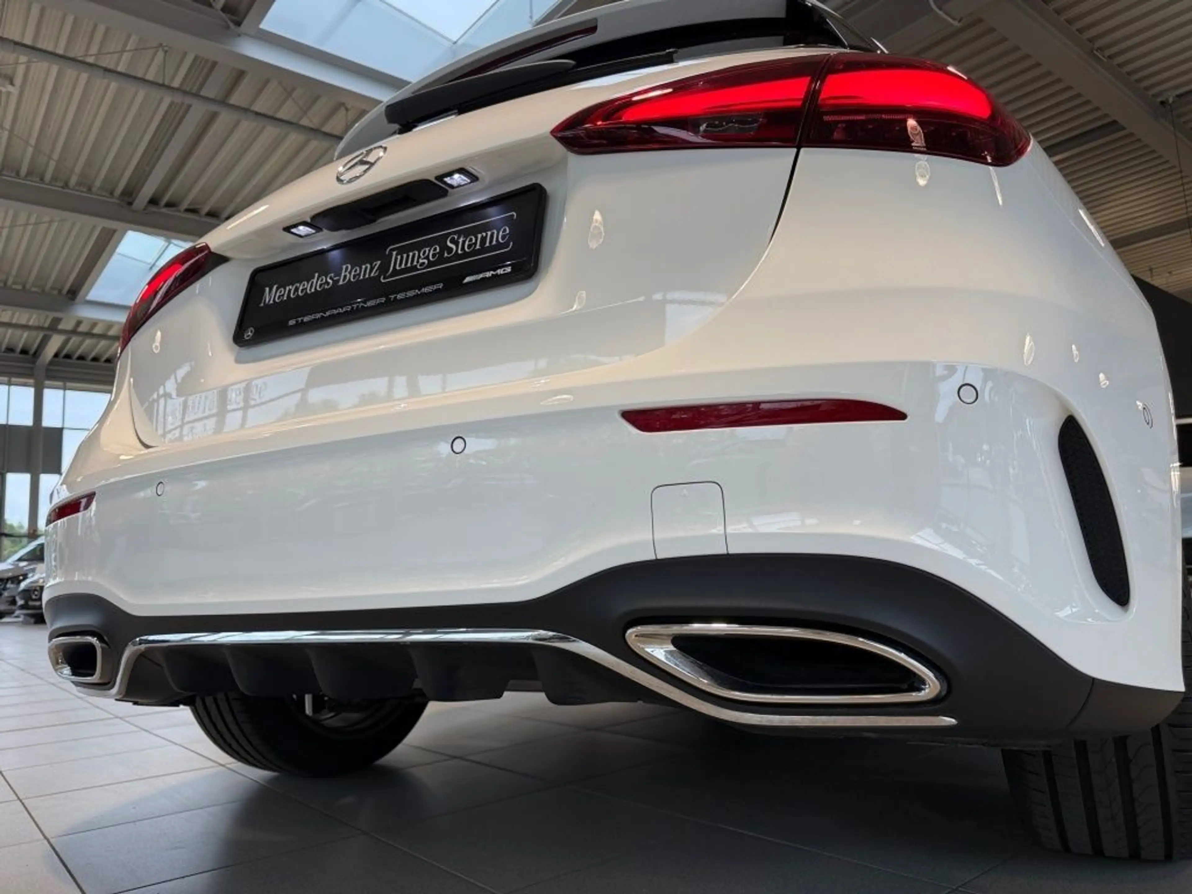 Mercedes-Benz A 200 AMG+PANO+AMBIENETE+KEYLESS+TOTW.+CARPLAY — photo 11
