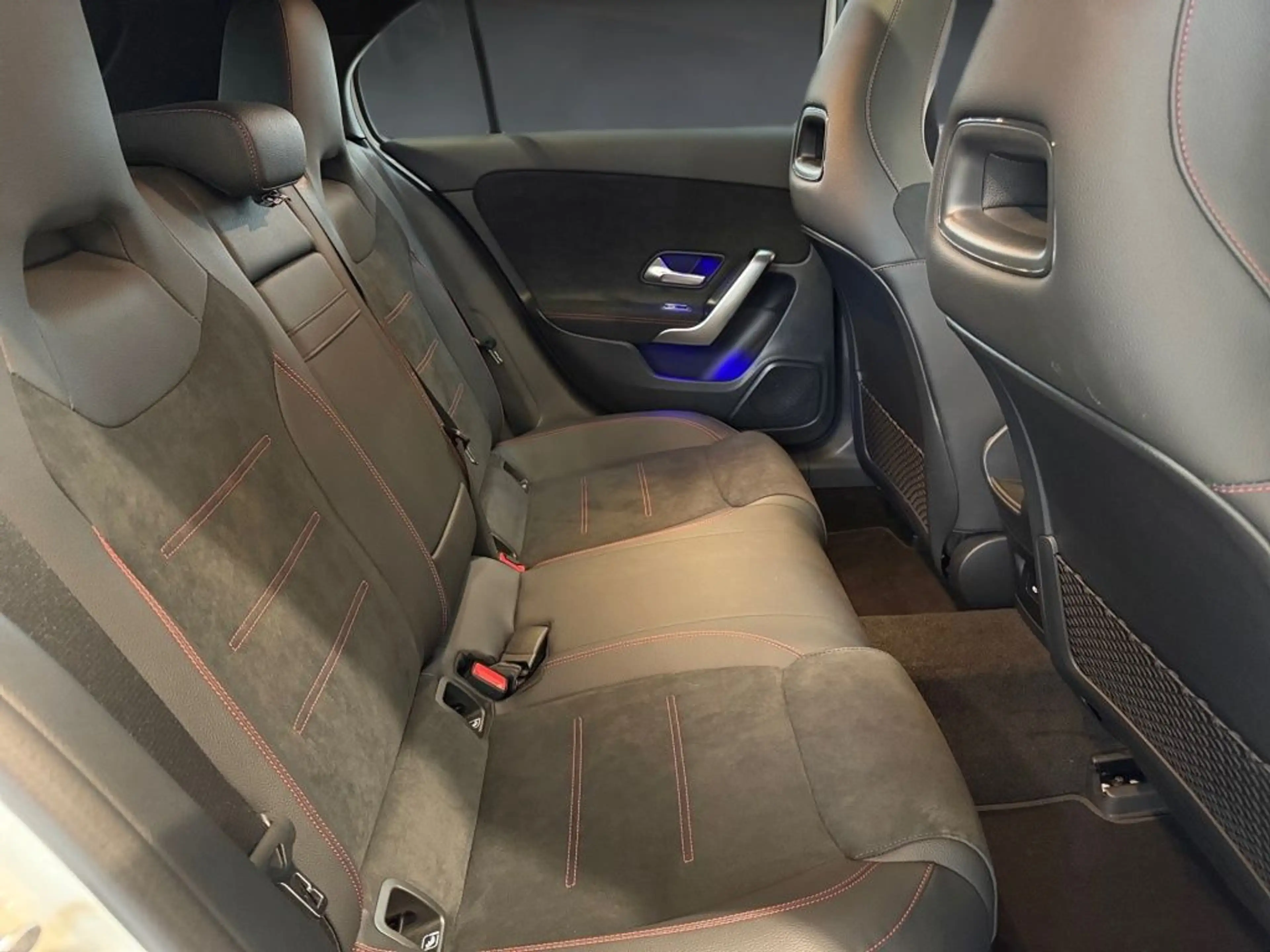 Mercedes-Benz A 200 AMG+PANO+AMBIENETE+KEYLESS+TOTW.+CARPLAY — photo 13