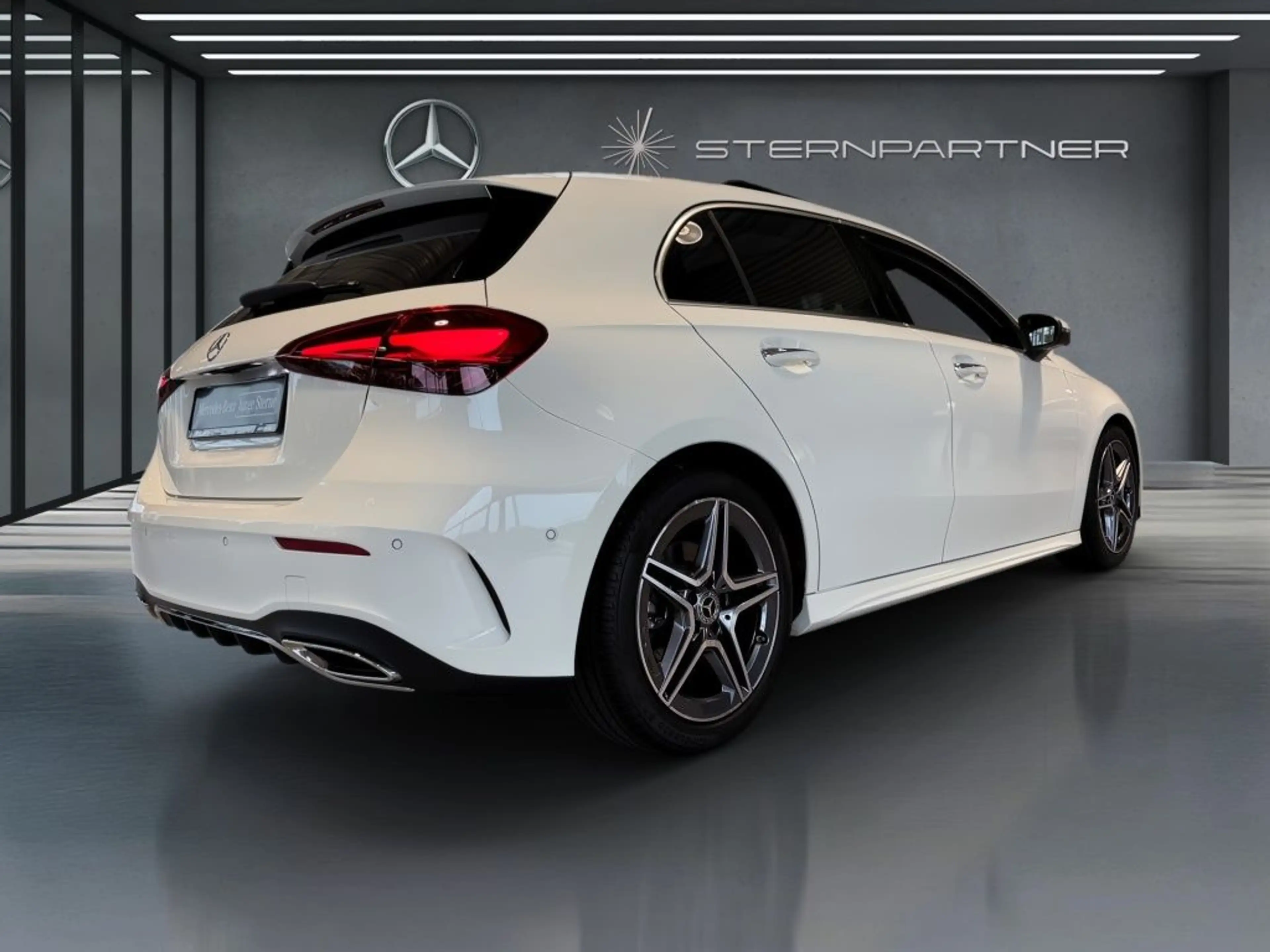 Mercedes-Benz A 200 AMG+PANO+AMBIENETE+KEYLESS+TOTW.+CARPLAY — photo 12
