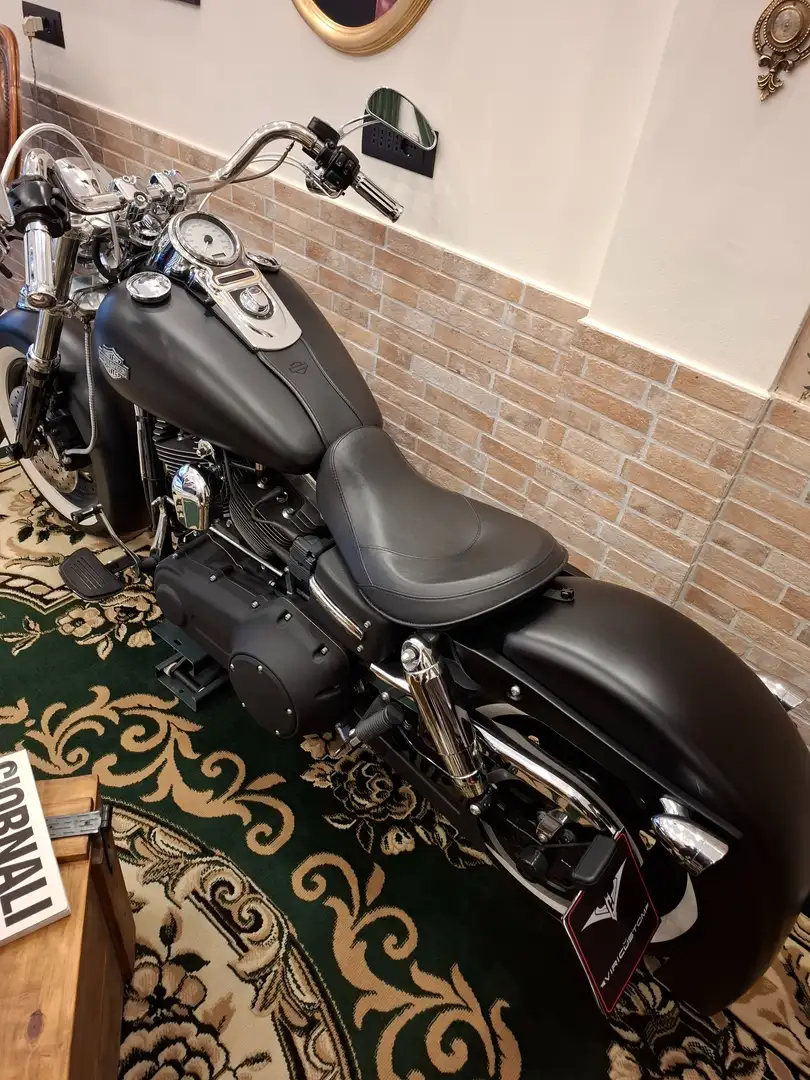 Harley-Davidson Dyna Fat Bob Custom Negru - 2