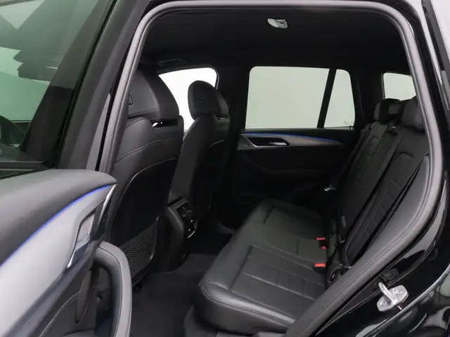 BMW X3 view 25