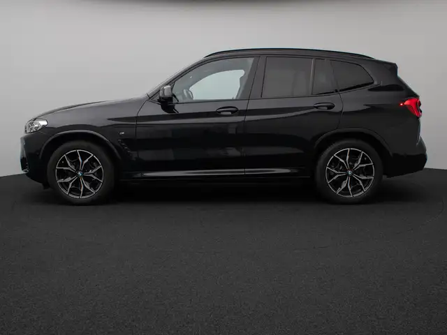 BMW X3 view 11