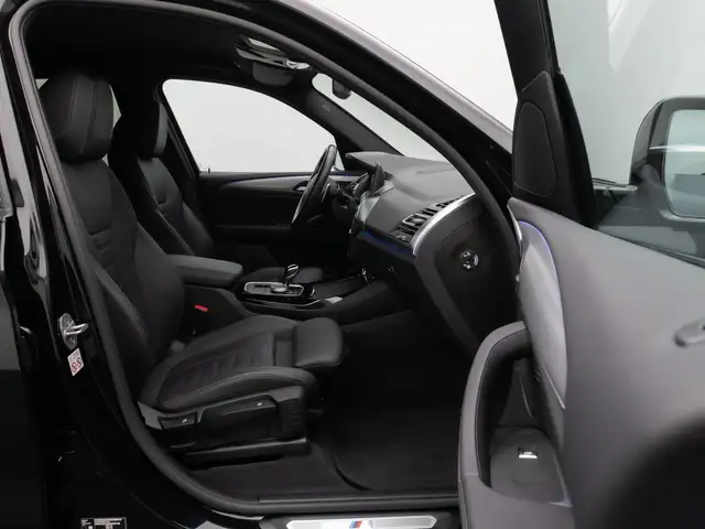 BMW X3 view 24