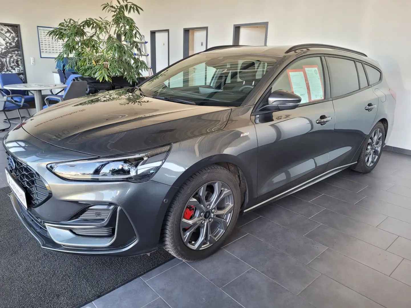 Ford Focus EcoBoost mHEV Autom. ST-Line X Matrix/HUD Grau - 2