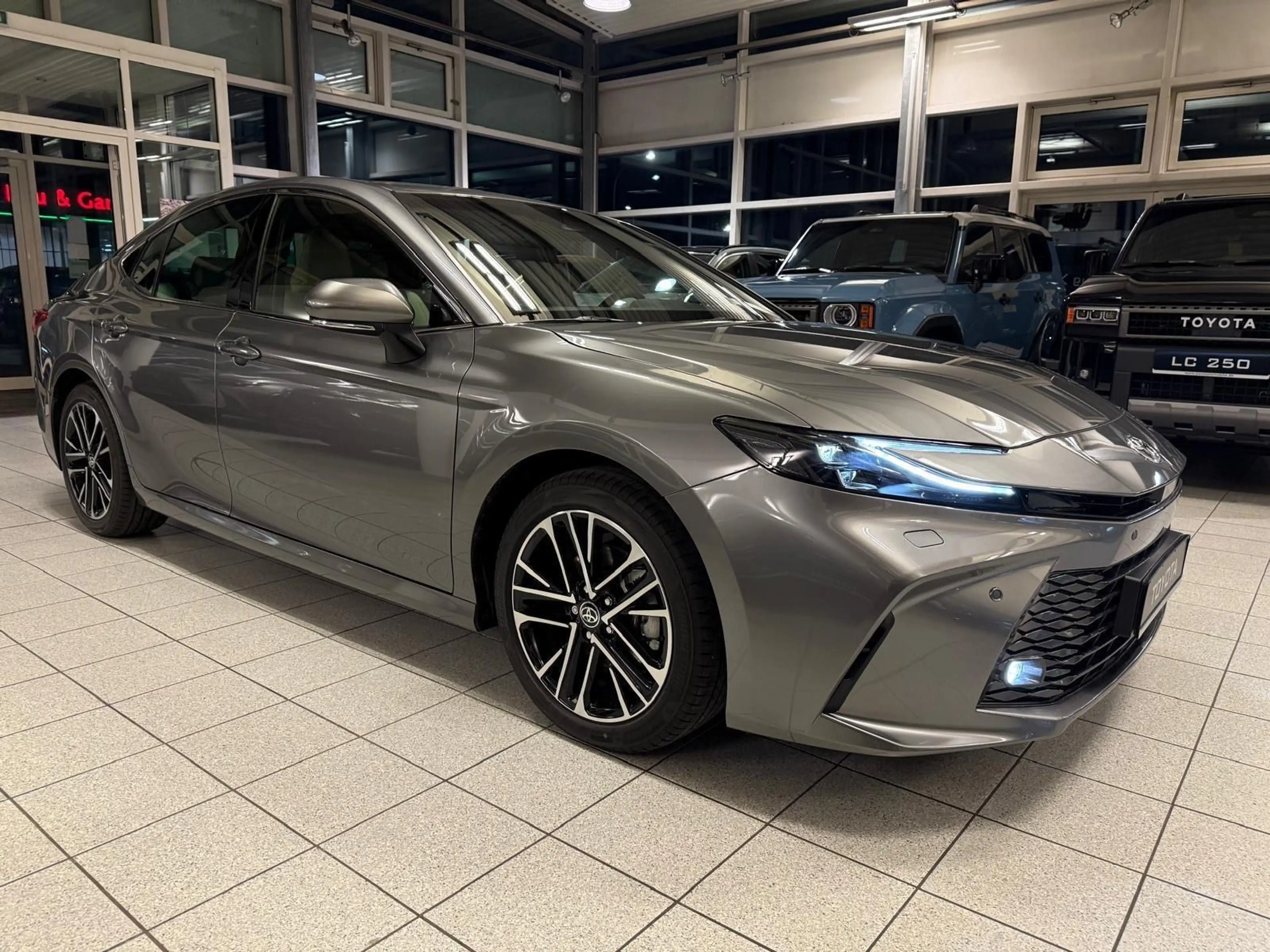 Toyota Camry CAMRY-EXECUTIVE-NEW FACE-LEDER-LED-KAMERA — photo 3