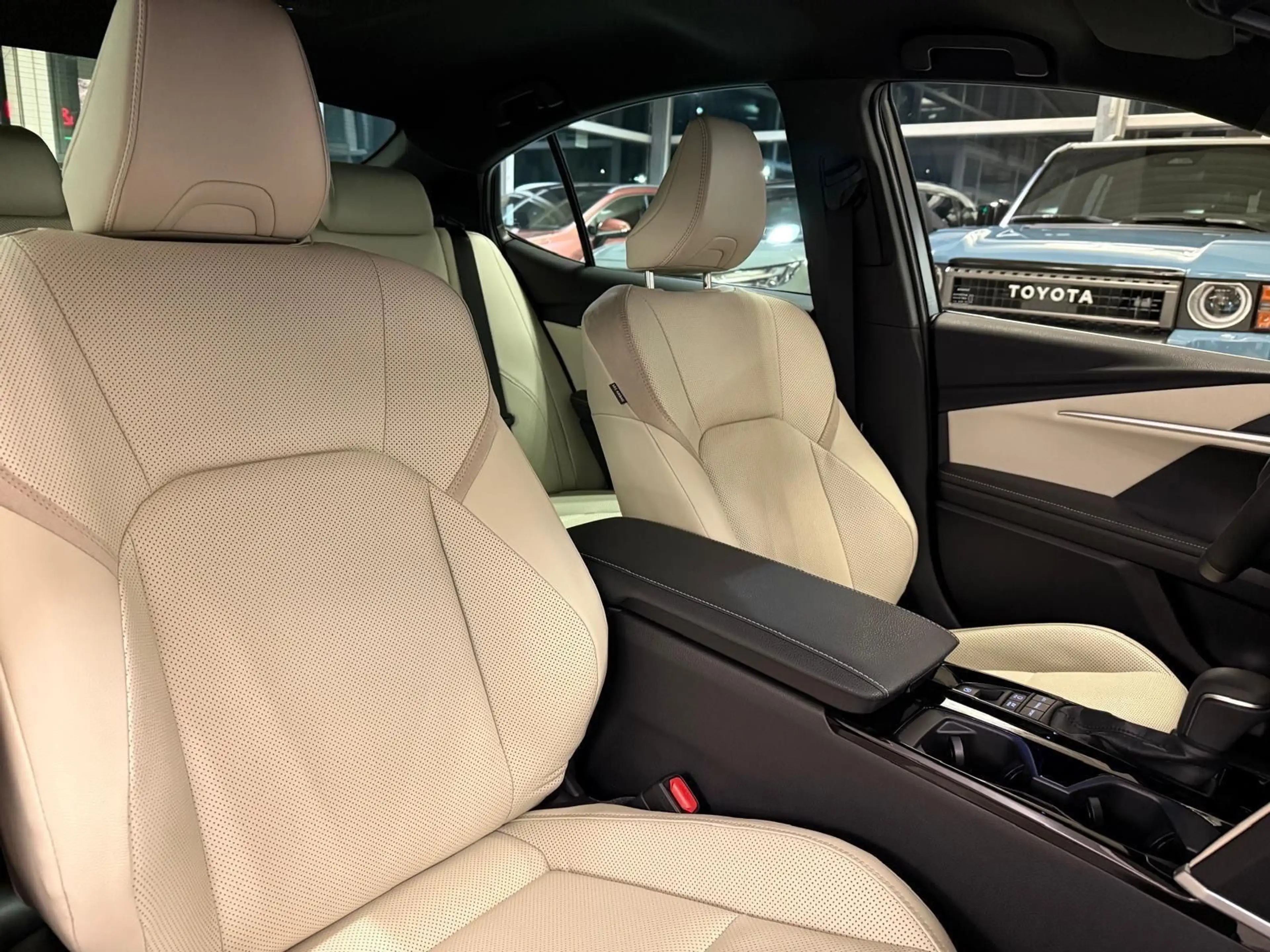 Toyota Camry CAMRY-EXECUTIVE-NEW FACE-LEDER-LED-KAMERA — photo 15