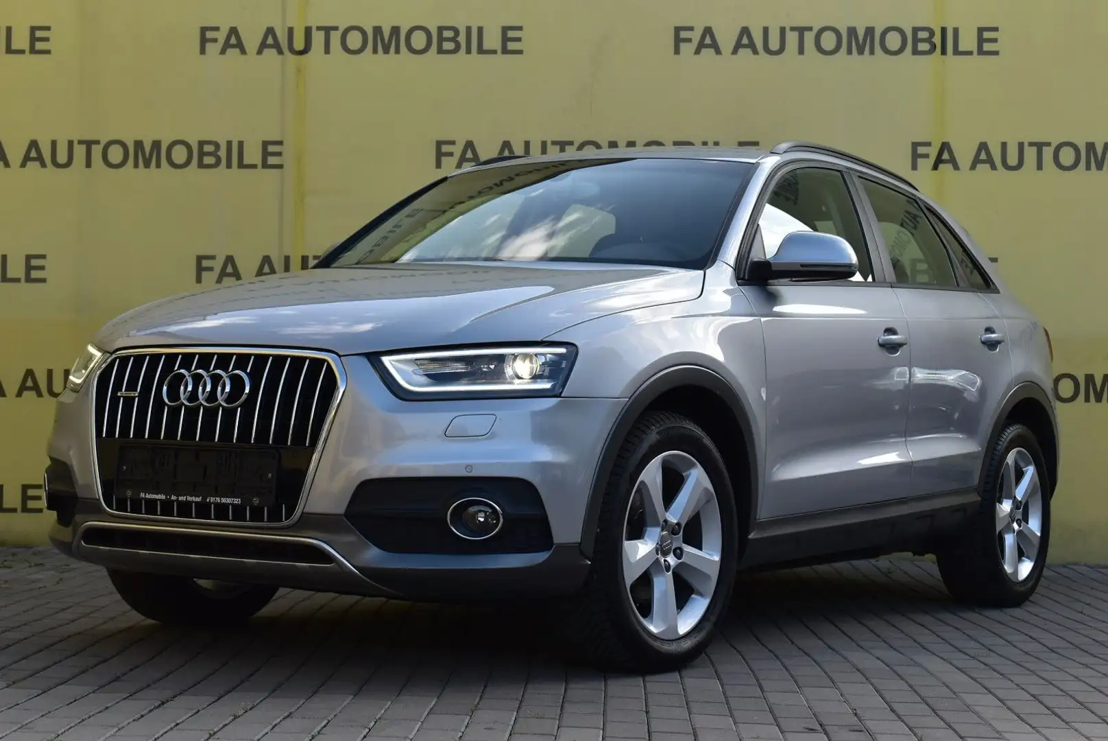 Audi Q3 2.0 TFSI quattro/KLIMA/ALLRAD/BOSE/PDC/XENON/ Silber - 1