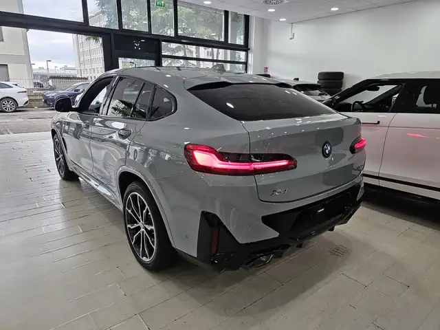 BMW X4 view 5
