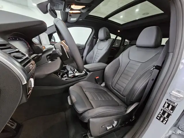 BMW X4 view 13