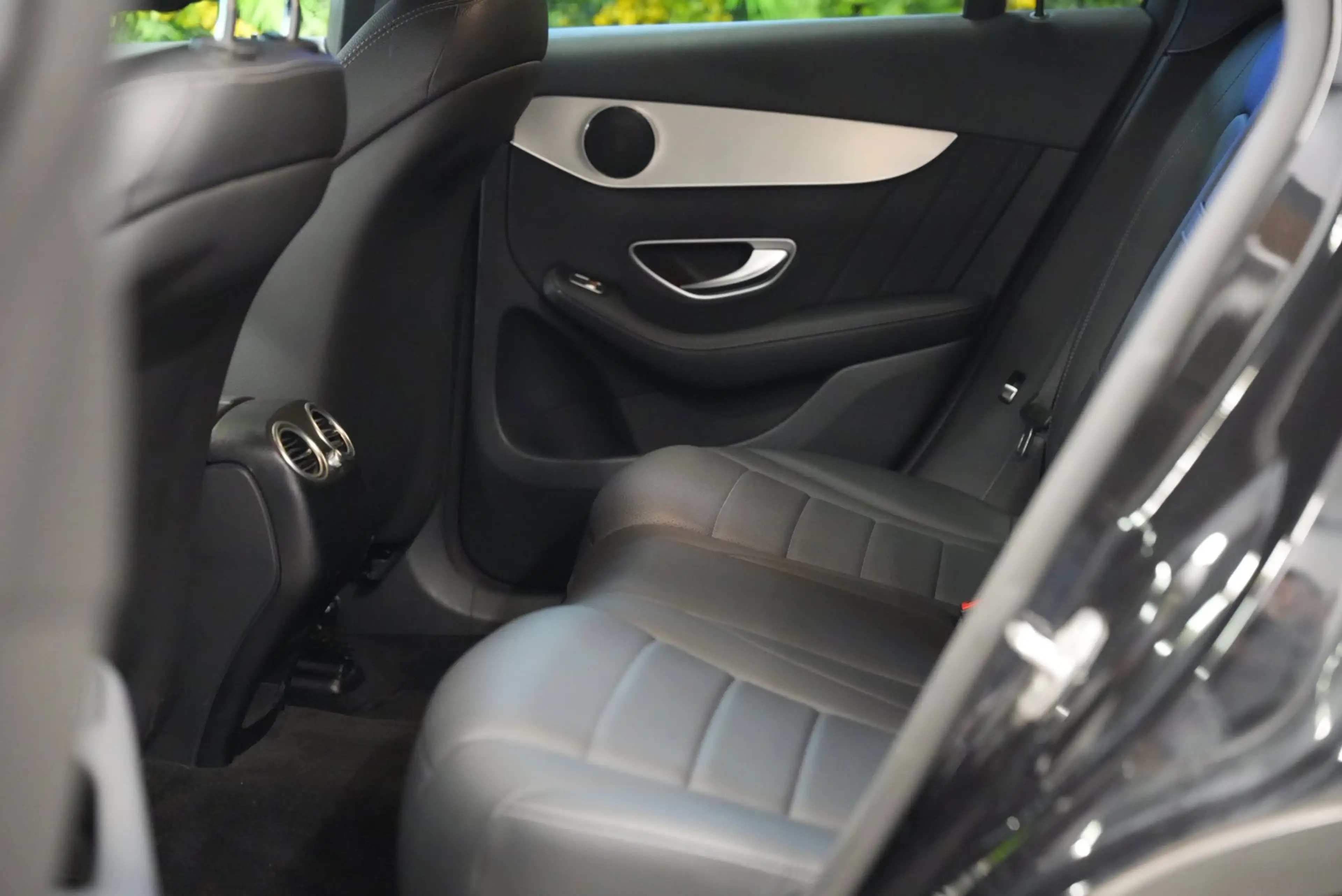 Mercedes-Benz GLC 250 4MATIC AMG / Luchtvering / Trekhaak / 360 Camera / — photo 9
