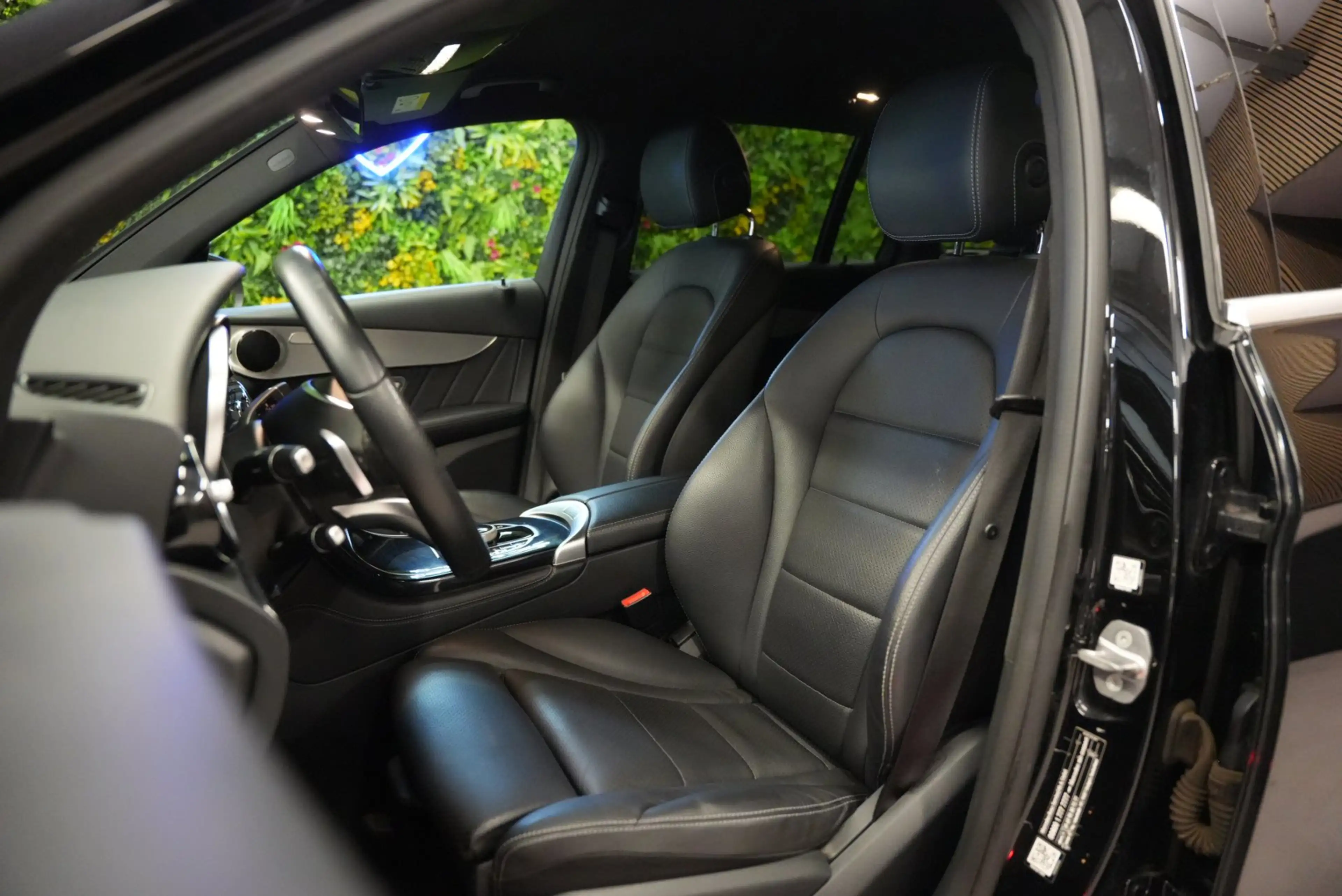 Mercedes-Benz GLC 250 4MATIC AMG / Luchtvering / Trekhaak / 360 Camera / — photo 8