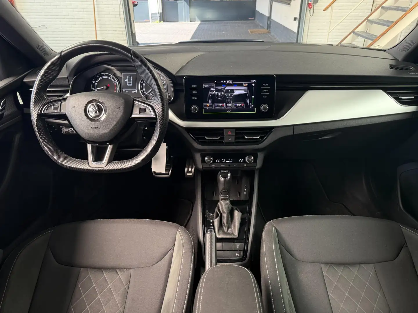 Skoda Kamiq 1.5 TSI Sport Business |Camera|Carplay|Sportline Blauw - 2