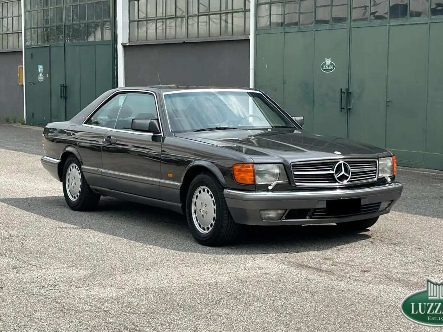 Mercedes-Benz 560 SEC Black - 1