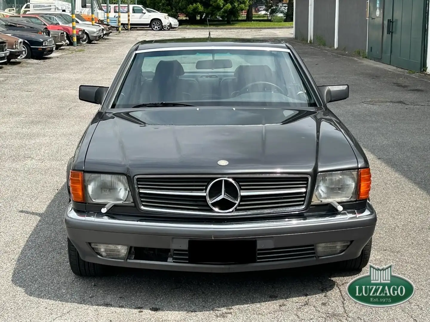 Mercedes-Benz 560 SEC Schwarz - 2