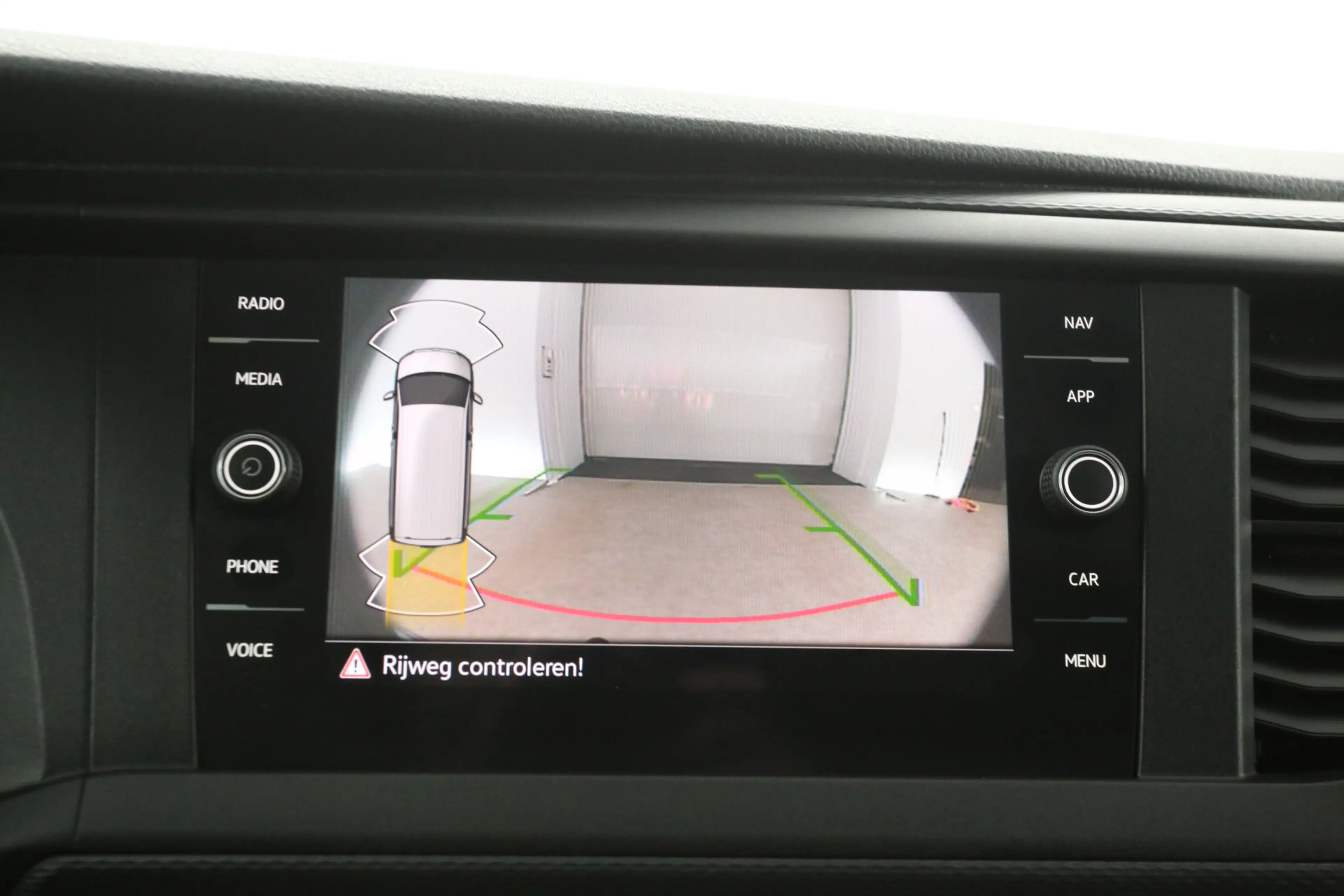 Volkswagen T6.1 Transporter 2.0 TDI L2H1 150PK | Automaat | Airco | Camera | C — photo 14