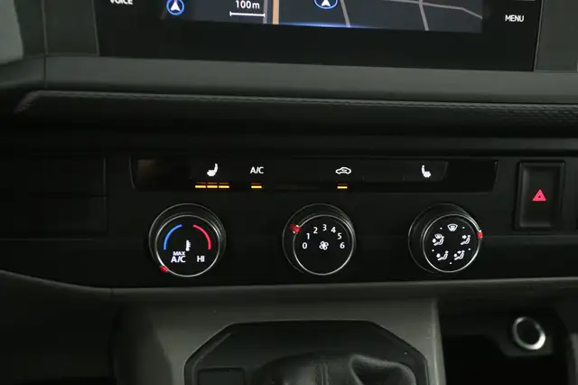 Volkswagen Transporter view 18