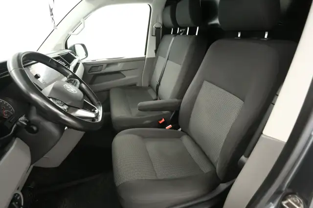Volkswagen Transporter view 10