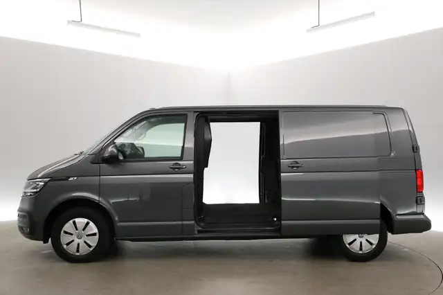 Volkswagen Transporter view 7