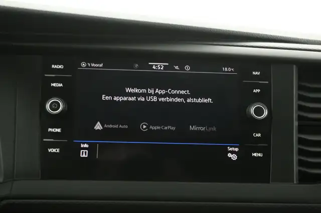 Volkswagen Transporter view 16