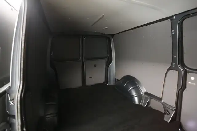 Volkswagen Transporter view 25