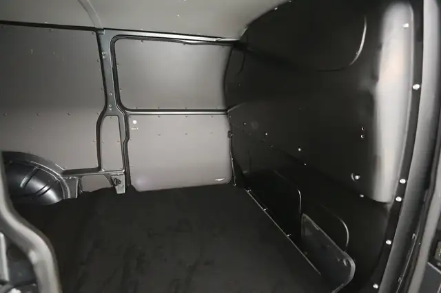 Volkswagen Transporter view 26