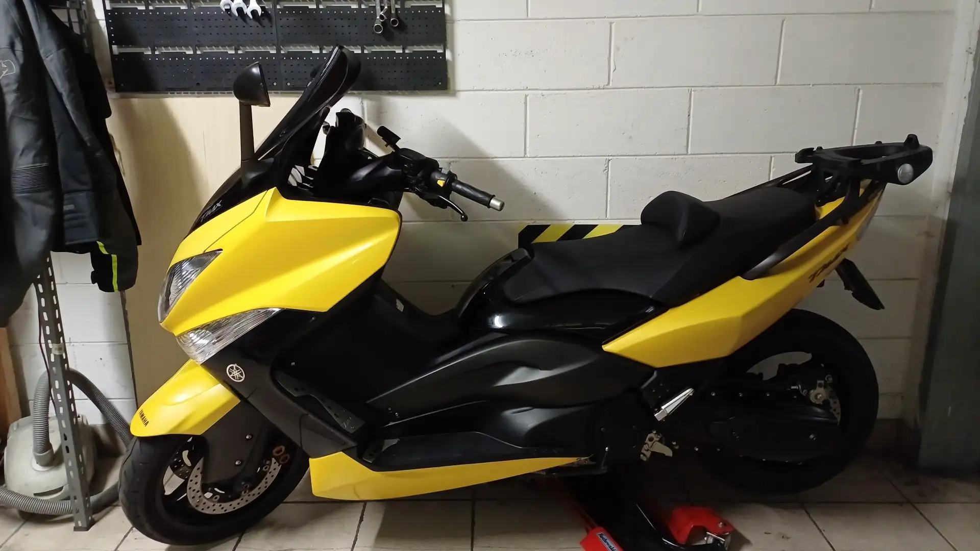 Yamaha TMAX 500 Giallo - 1