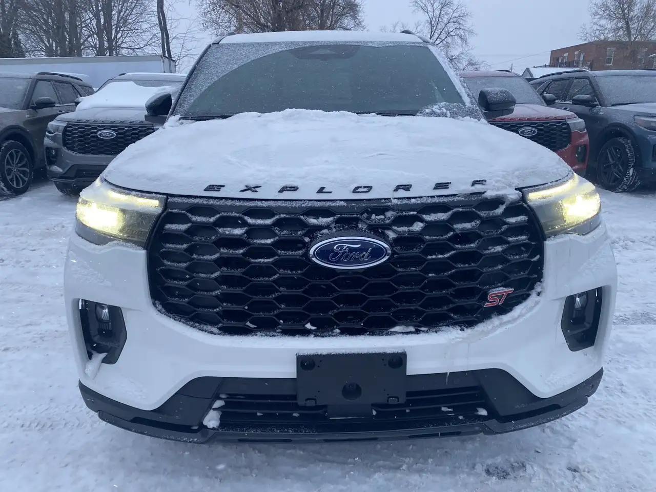 Ford Explorer снимка Ford Explorer