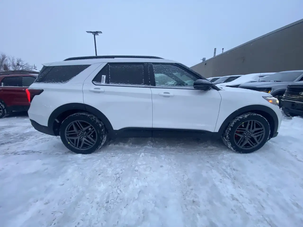 Ford Explorer снимка Ford Explorer