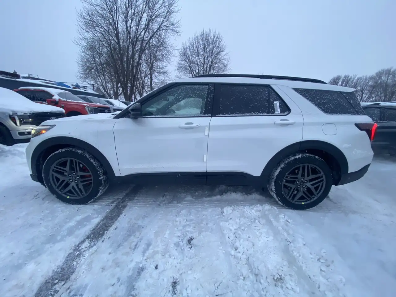 Ford Explorer снимка Ford Explorer