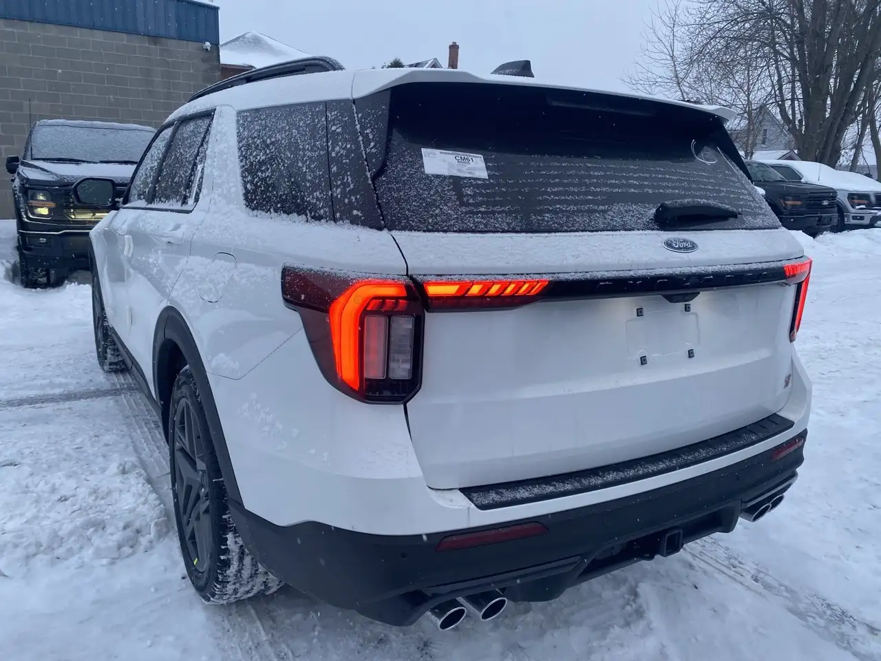 Ford Explorer снимка Ford Explorer