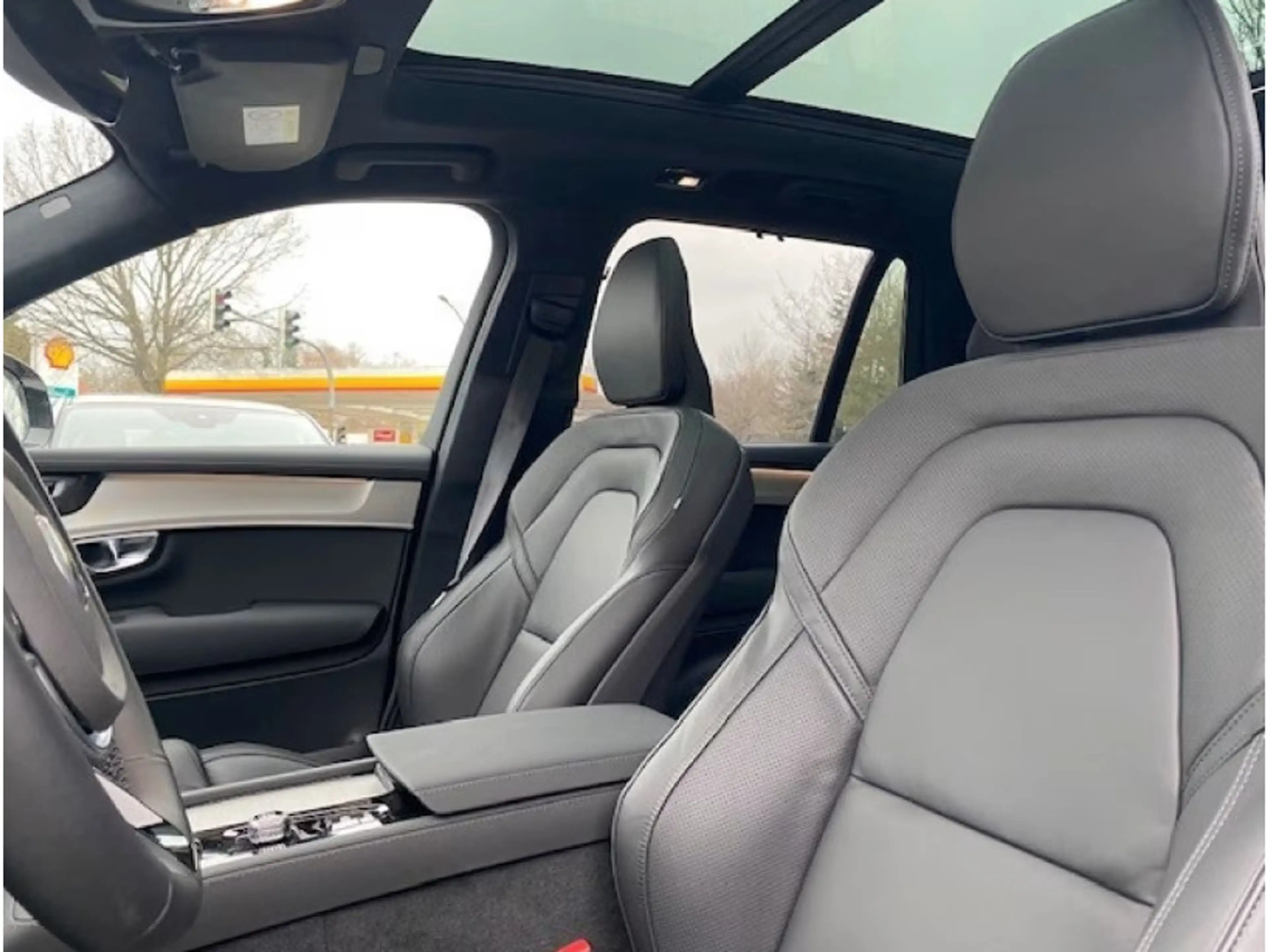 Volvo XC90 T8 Plus Black Edition AWD *Gewerbekunden — photo 2