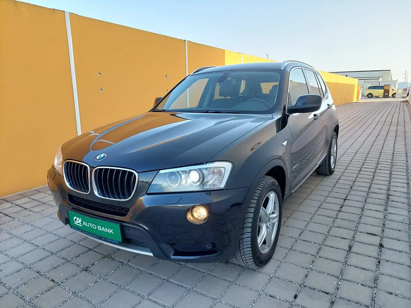 BMW X3 xDrive20d Österreich-Paket Aut. Schwarz - 2