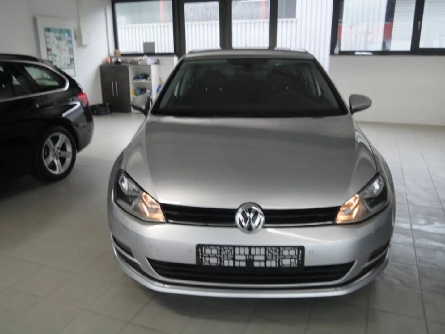 Volkswagen Golf Lounge BMT.NAVI.PDC. Silber - 1