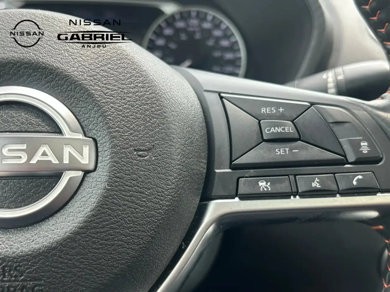 Nissan Sentra снимка Nissan Sentra