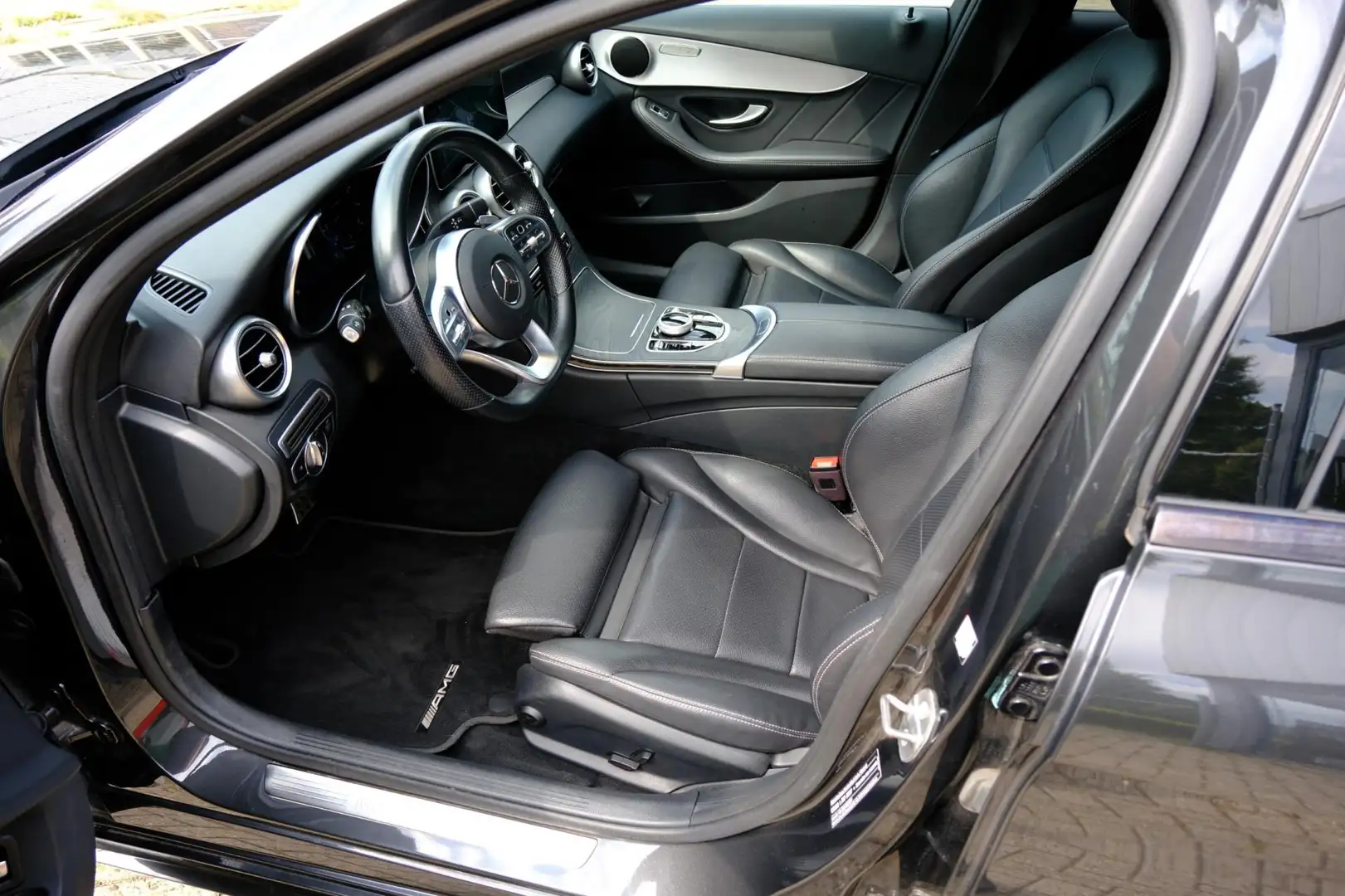 Mercedes-Benz C 180 Estate AMG Aut. Pano|1e Eig|Leder|Sportstoelen|LED Gris - 2