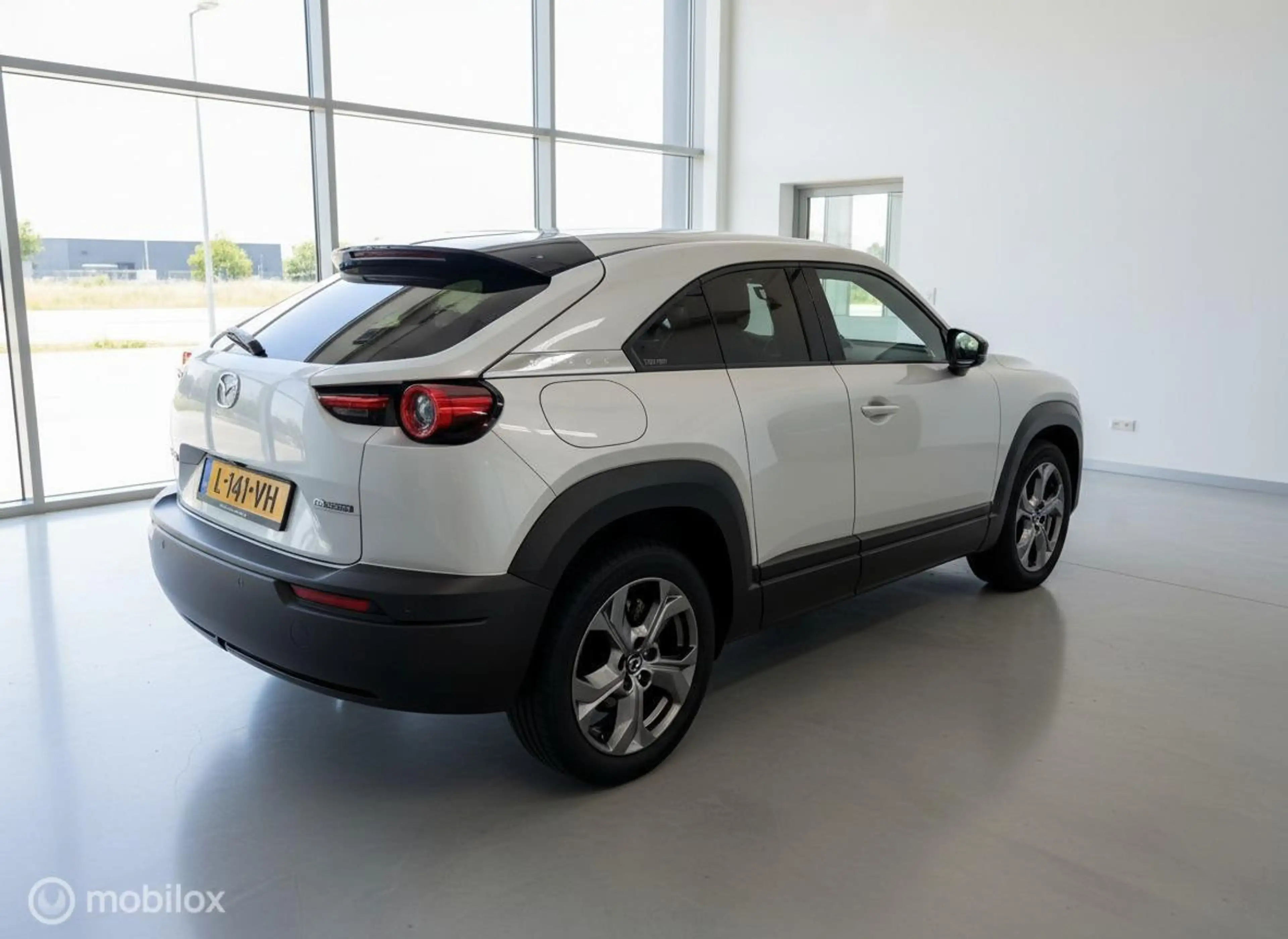 Mazda MX-30 e-SkyActiv 145 Comfort 36 kWh | SOH 94% | CCS | HU — photo 8