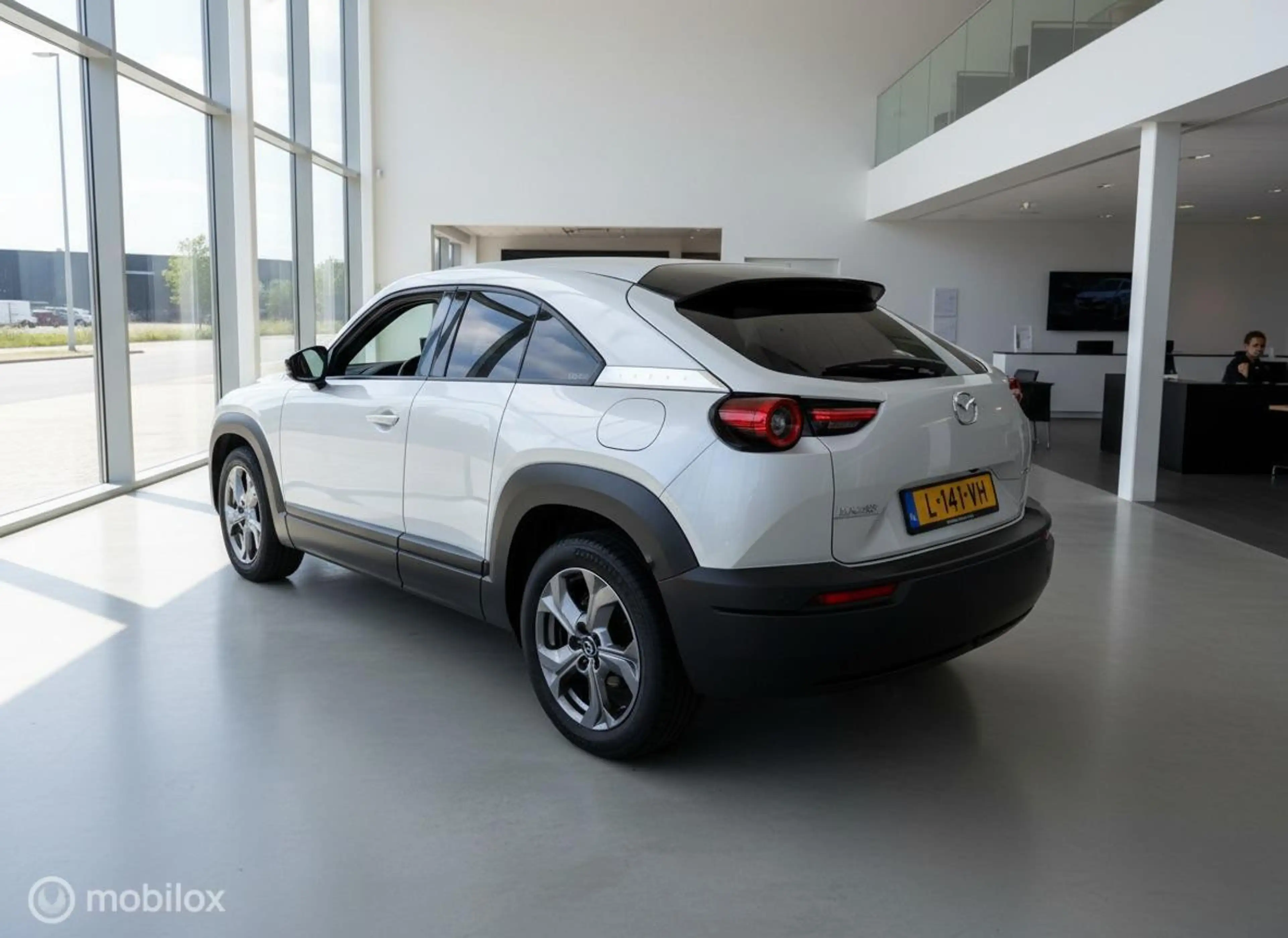 Mazda MX-30 e-SkyActiv 145 Comfort 36 kWh | SOH 94% | CCS | HU — photo 5