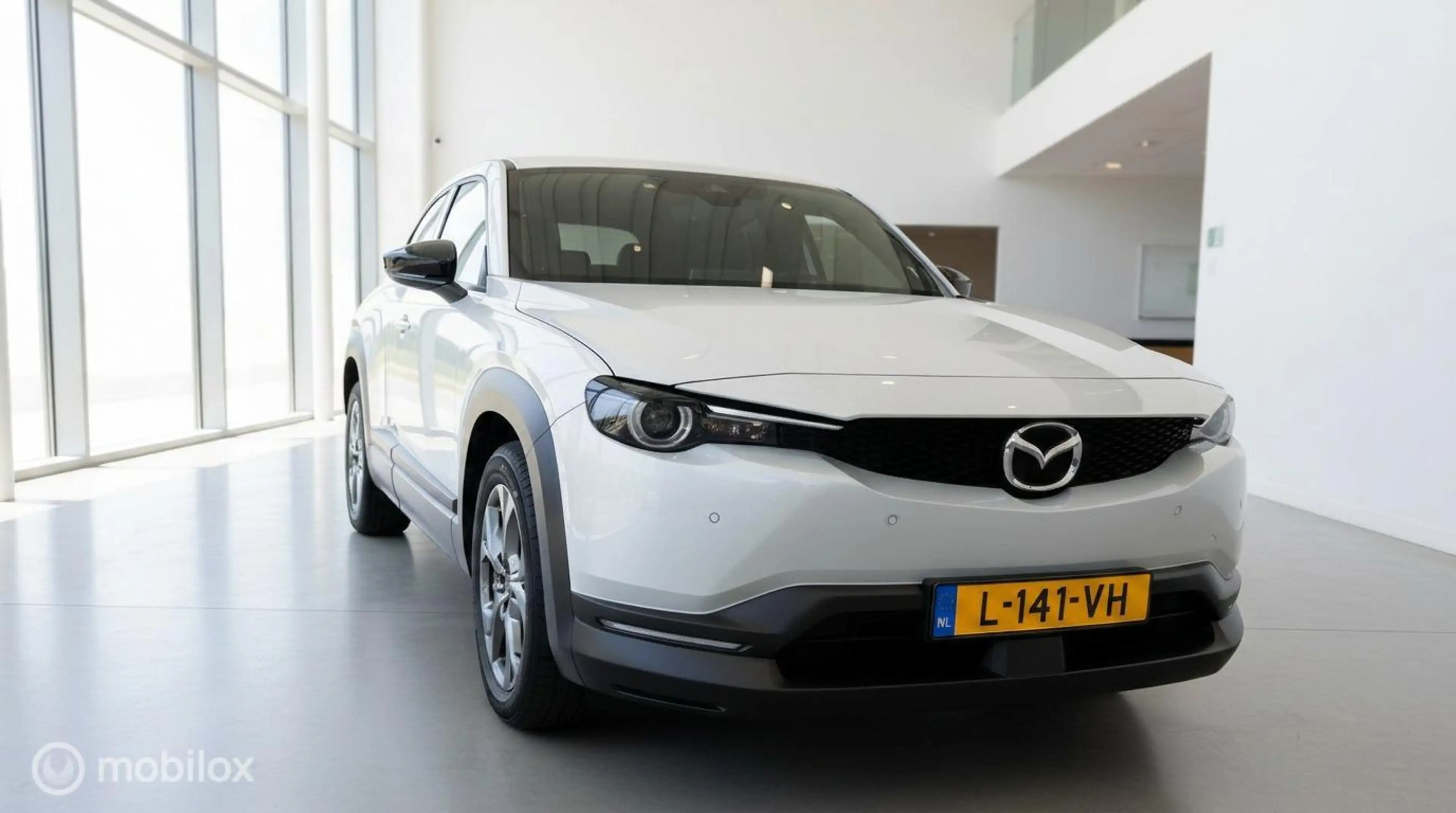 Mazda MX-30 e-SkyActiv 145 Comfort 36 kWh | SOH 94% | CCS | HU — photo 11