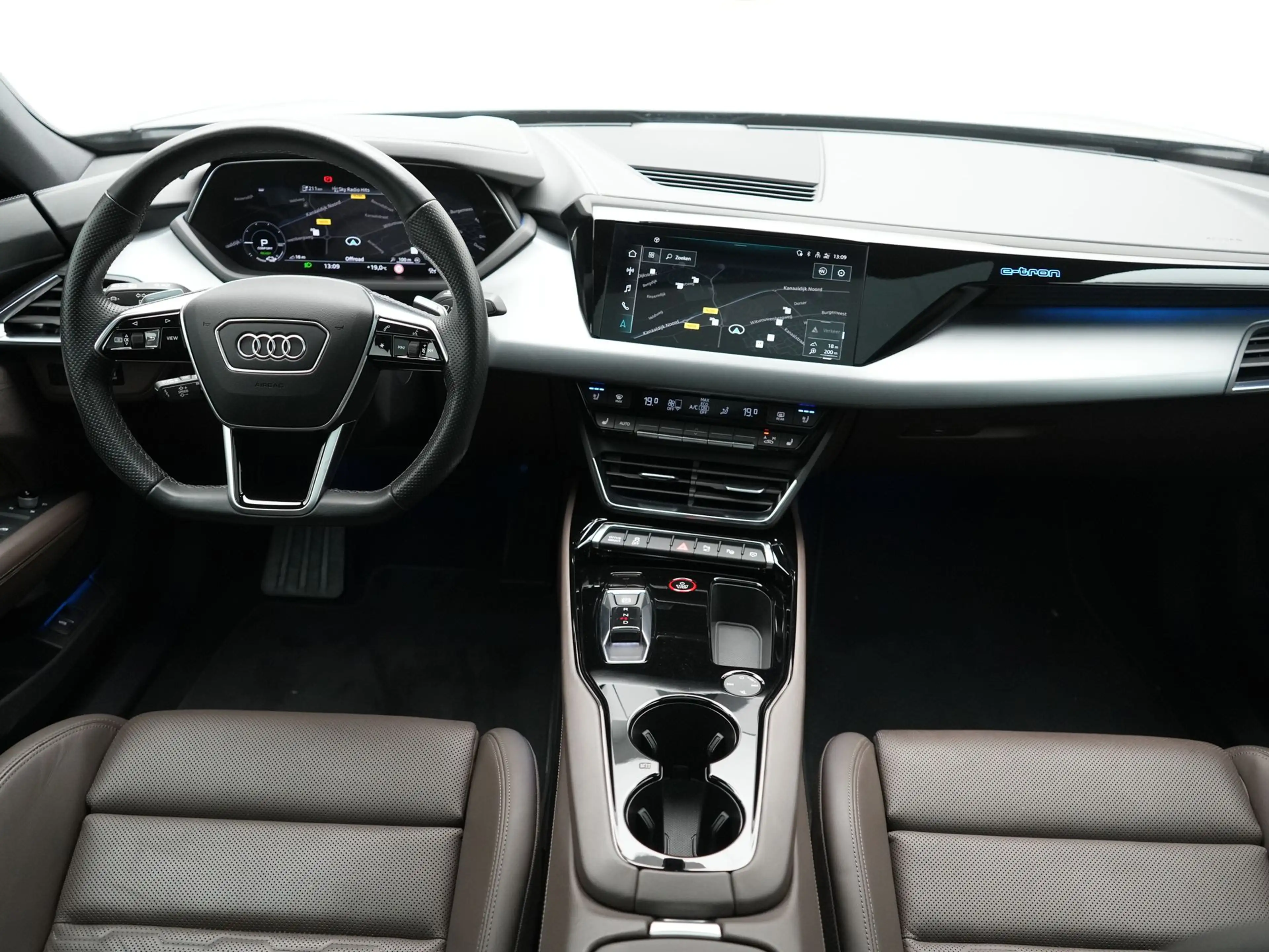 Audi e-tron GT 93 kWh 476pk Dealer O.H | Panodak | Head Up | Adap — photo 16