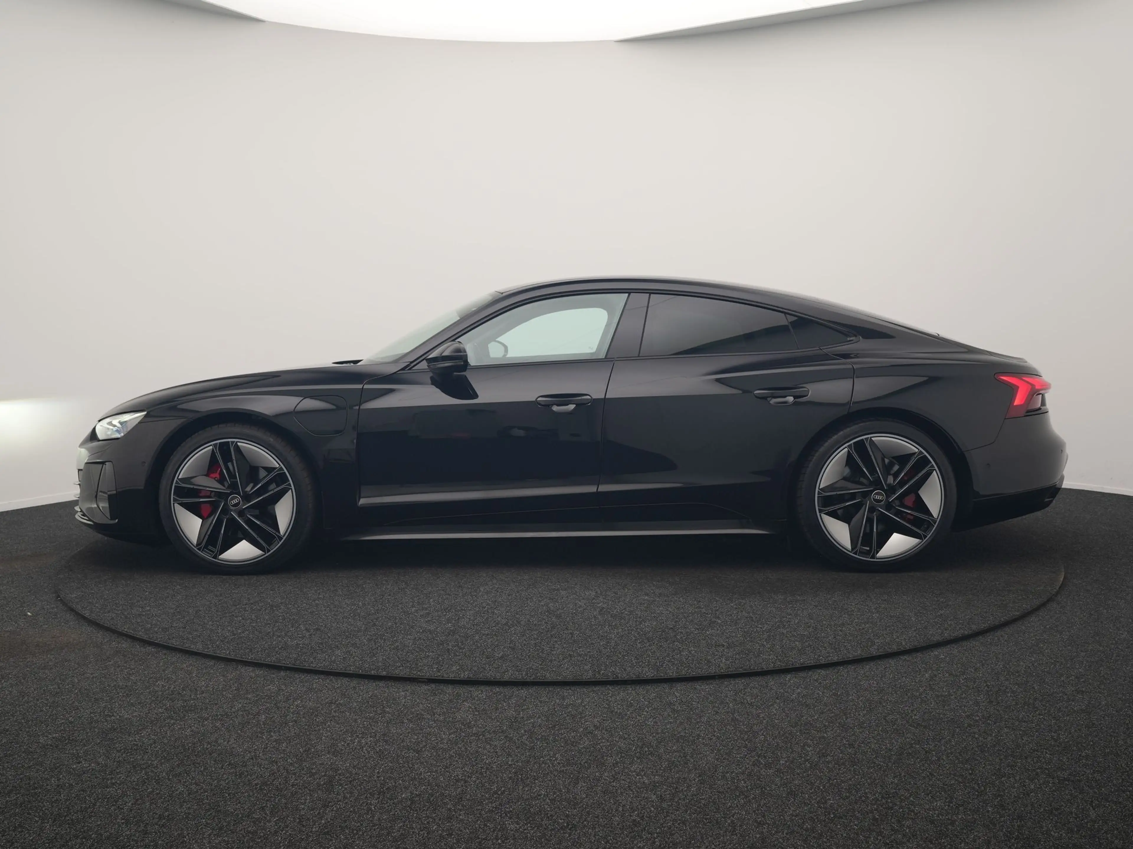 Audi e-tron GT 93 kWh 476pk Dealer O.H | Panodak | Head Up | Adap — photo 2