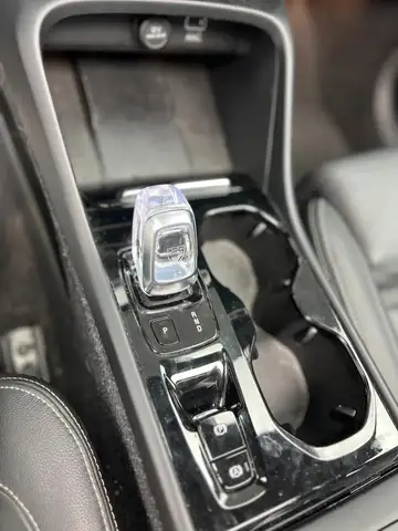 Volvo XC40 view 11
