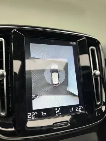 Volvo XC40 view 13