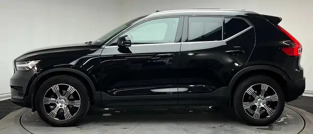 Volvo XC40 view 3