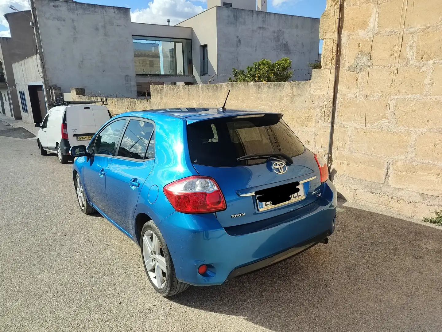 Toyota Auris 2.0D-4D TS - 1