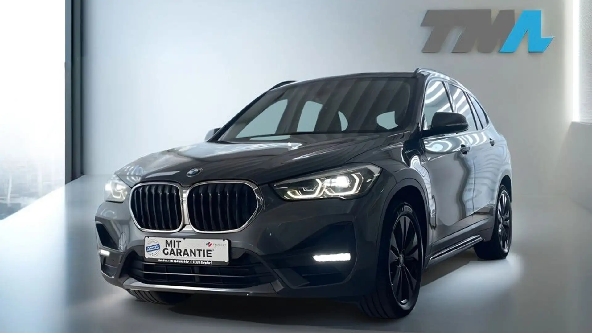 BMW X1 xDrive 25e Aut. Sport Line HiFi AHK Leder LED Goud - 1