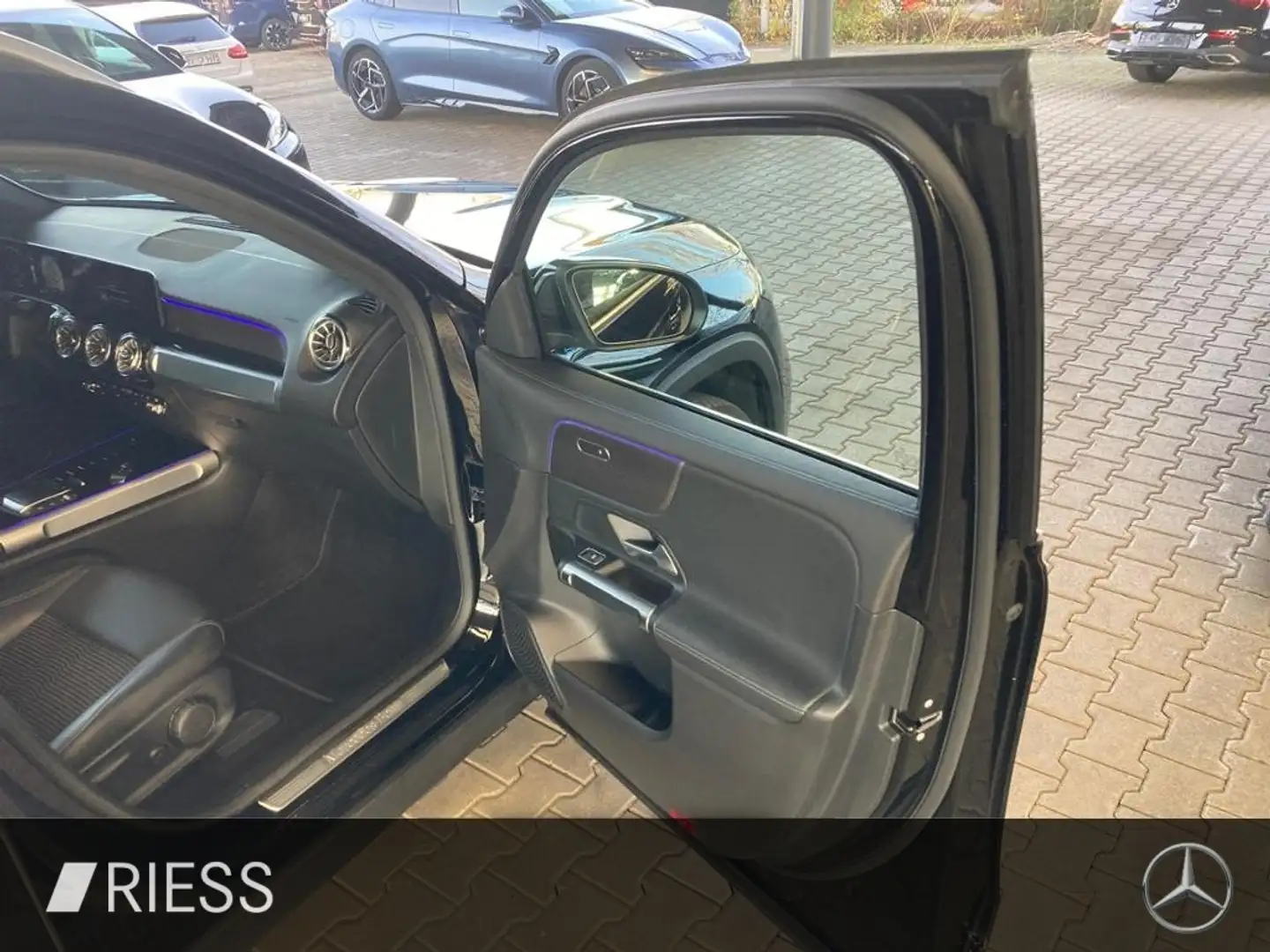 Mercedes-Benz EQB 250 Progressive Advanced Fahrassitenz-Paket Nero - 2