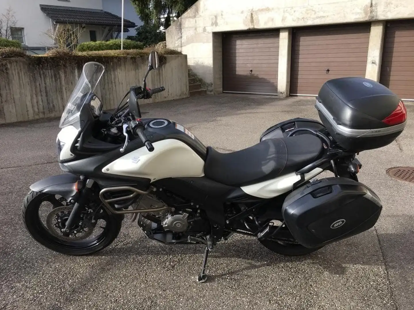 Suzuki V-Strom 650 Bílá - 1