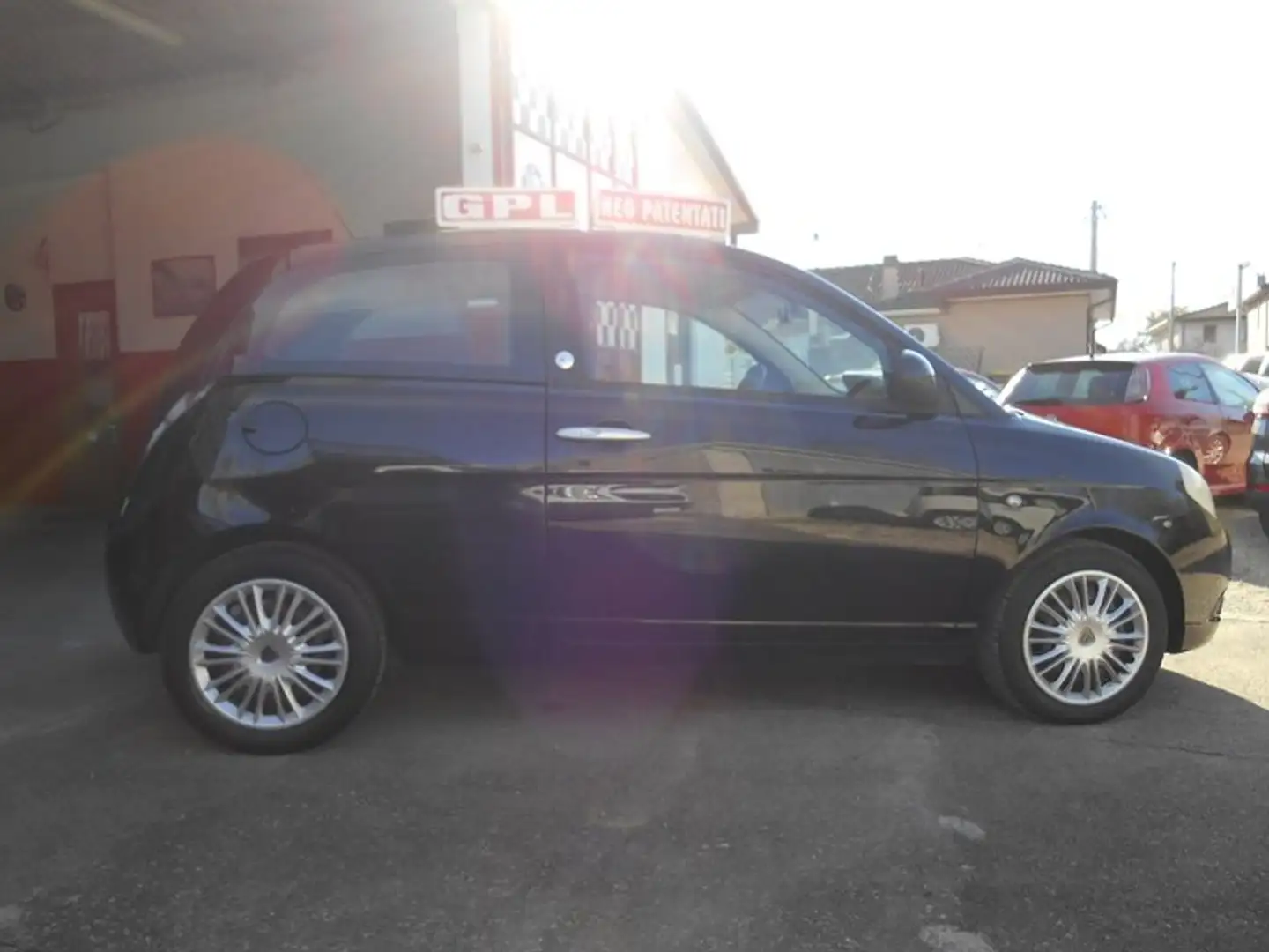 Lancia Ypsilon Ypsilon 1.4 8v Argento ecochic Gpl SOLO KM 111000 Zwart - 2