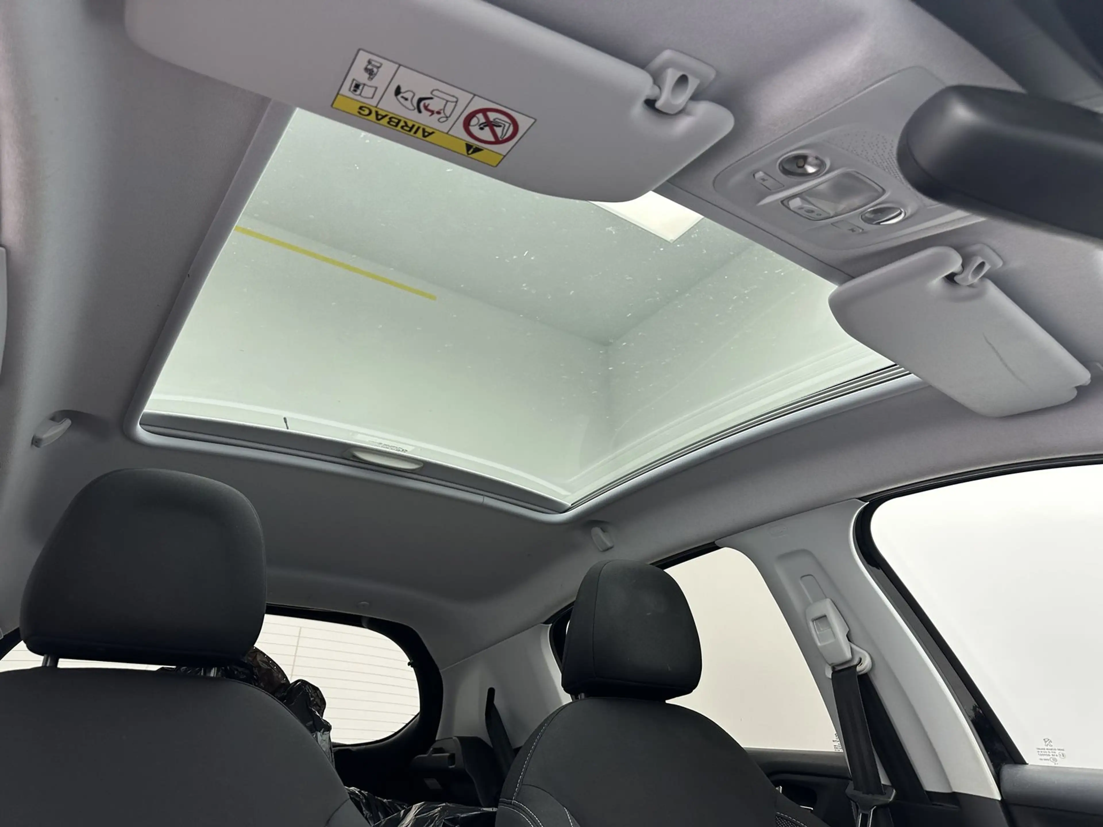 Peugeot 208 Allure "PANO-CAM-MULTI-PDC-ALU" — photo 9