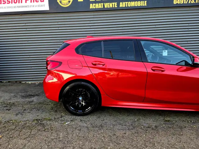 BMW 1 Series view 8